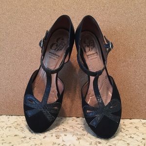 Beautiful Wonders t-strap shoes